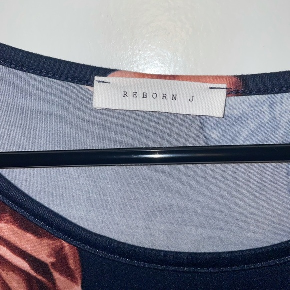 BNWOT Floral Boutique shirt; Never worn - Picture 5 of 6